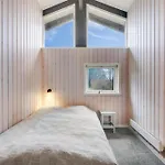 Modernized With Enclosed Terrace, Near Stauning Harbor 度假居 *