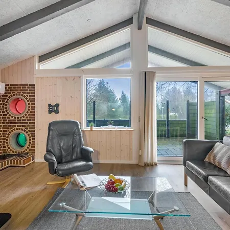Tatil Evi Modernized With Enclosed Terrace, Near Stauning Harbor *