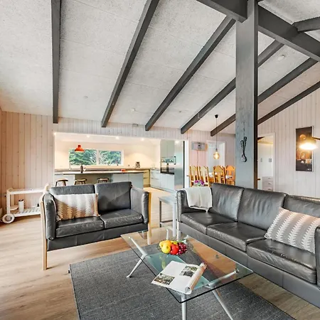 Tatil Evi Modernized With Enclosed Terrace, Near Stauning Harbor