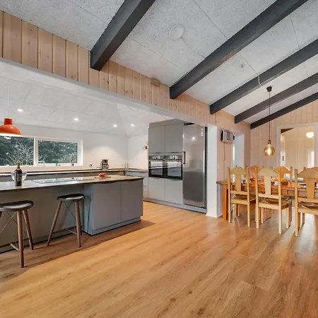 Modernized With Enclosed Terrace, Near Stauning Harbor * Skjern