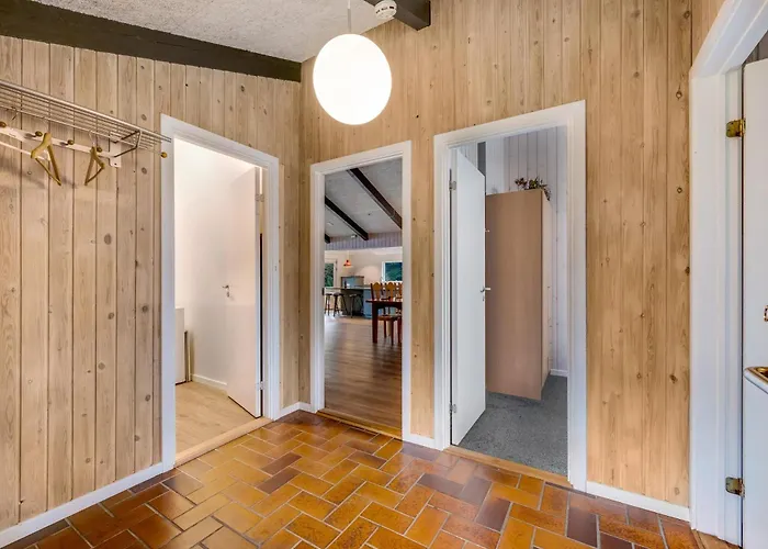Ferienhaus Modernized With Enclosed Terrace, Near Stauning Harbor Skjern