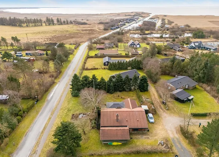 Modernized With Enclosed Terrace, Near Stauning Harbor Ferienhaus *